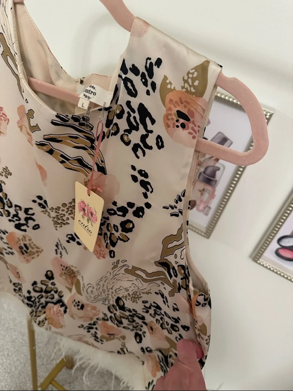entro Cream Floral & Leopard Feather-Hem Sleeveless Top - Picture 7 of 9